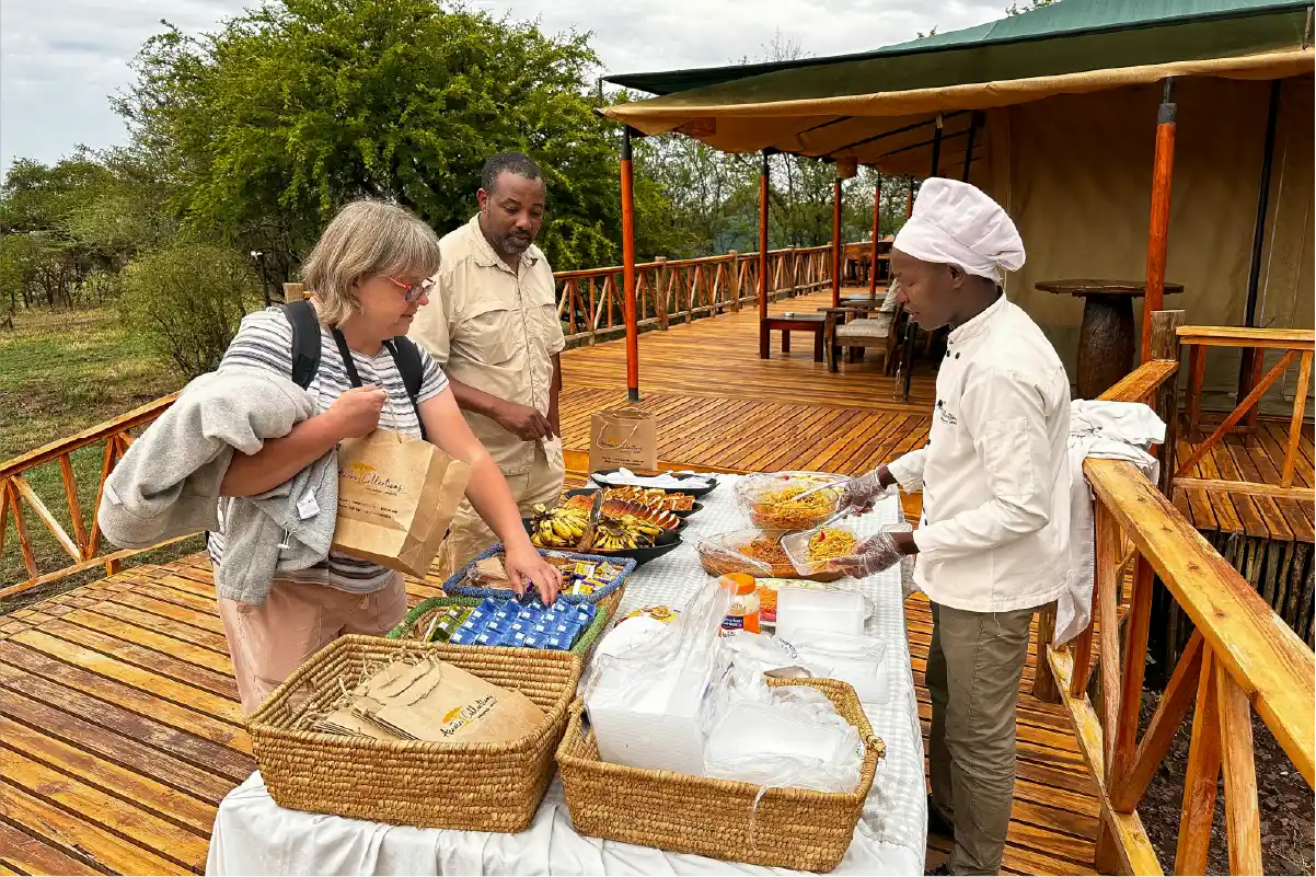 Luxury Serengeti safari table and bush dining experience