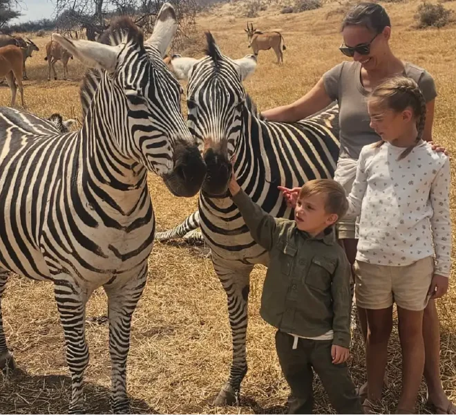 family-safari-adventure-mother-and-her-children